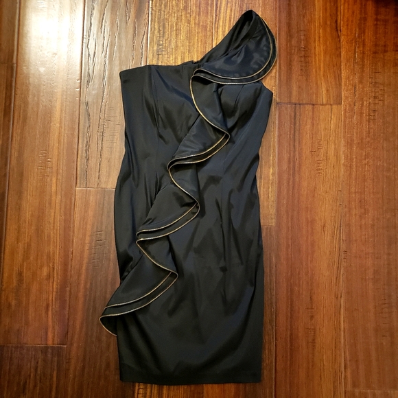 Cache Dresses & Skirts - Cache Black One Shoulder Zipper Ruffle Dress - 8